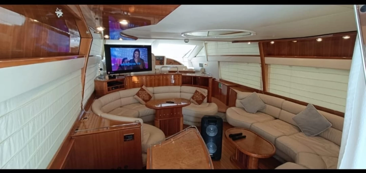 60ft Luxury Yacht View